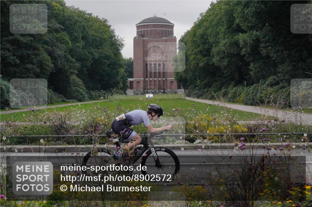 14.09.2025 - Stadtparktriathlon Michael Burmester http://msf.ph/oto/8902572 14.09.2025 09:46:49 Radfahren 382, 471 meine-sportfotos.de