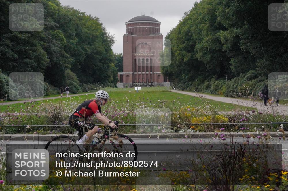 14.09.2025 - Stadtparktriathlon Michael Burmester http://msf.ph/oto/8902574 14.09.2025 09:47:09 Radfahren 450, 464, 482 meine-sportfotos.de