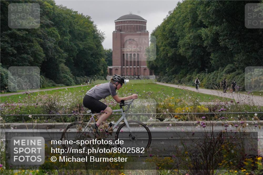 14.09.2025 - Stadtparktriathlon Michael Burmester http://msf.ph/oto/8902582 14.09.2025 09:47:26 Radfahren 443, 447, 454, 475, 481, 486, 495, 575 meine-sportfotos.de