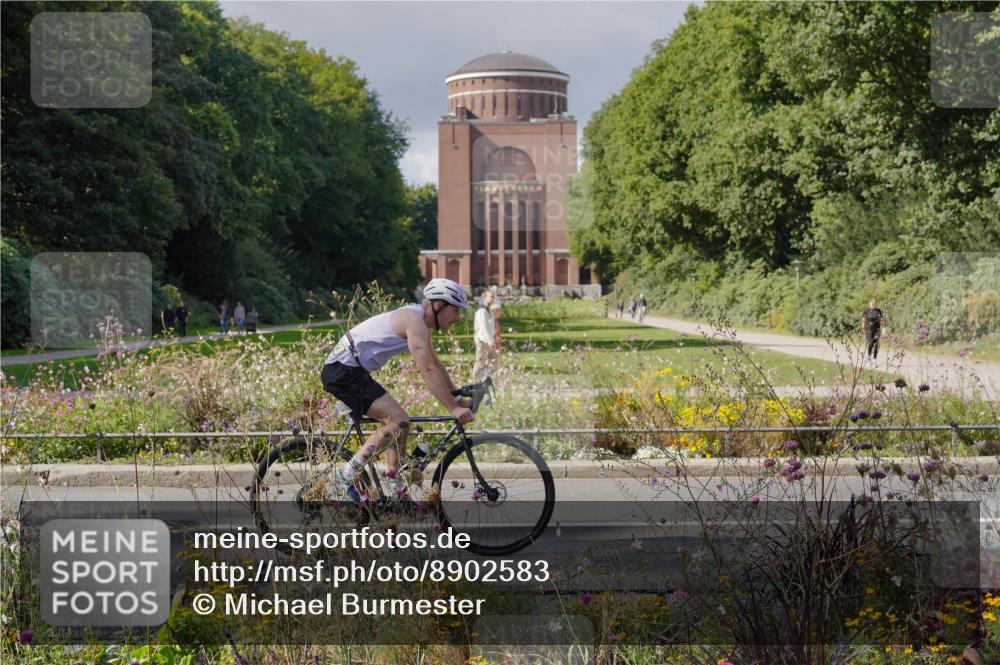 14.09.2025 - Stadtparktriathlon Michael Burmester http://msf.ph/oto/8902583 14.09.2025 13:35:47 Radfahren 1431, 1453, 1473, 1501 meine-sportfotos.de