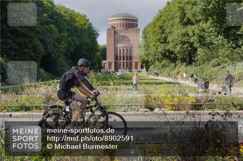 14.09.2025 - Stadtparktriathlon Michael Burmester http://msf.ph/oto/8902591 14.09.2025 13:36:31 Radfahren 1476, 1508, 1525, 1536, 1549 meine-sportfotos.de