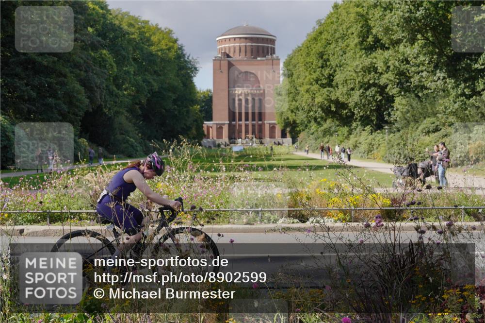 14.09.2025 - Stadtparktriathlon Michael Burmester http://msf.ph/oto/8902599 14.09.2025 13:36:54 Radfahren 1323, 1530, 1548, 1582 meine-sportfotos.de