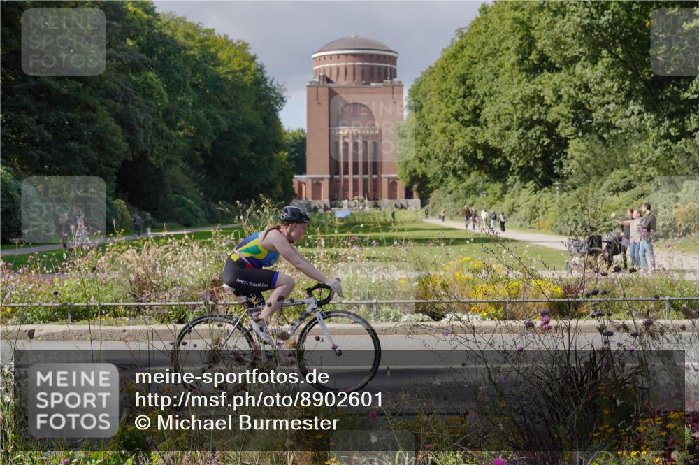 14.09.2025 - Stadtparktriathlon Michael Burmester http://msf.ph/oto/8902601 14.09.2025 13:36:55 Radfahren 1323, 1530, 1548, 1582 meine-sportfotos.de