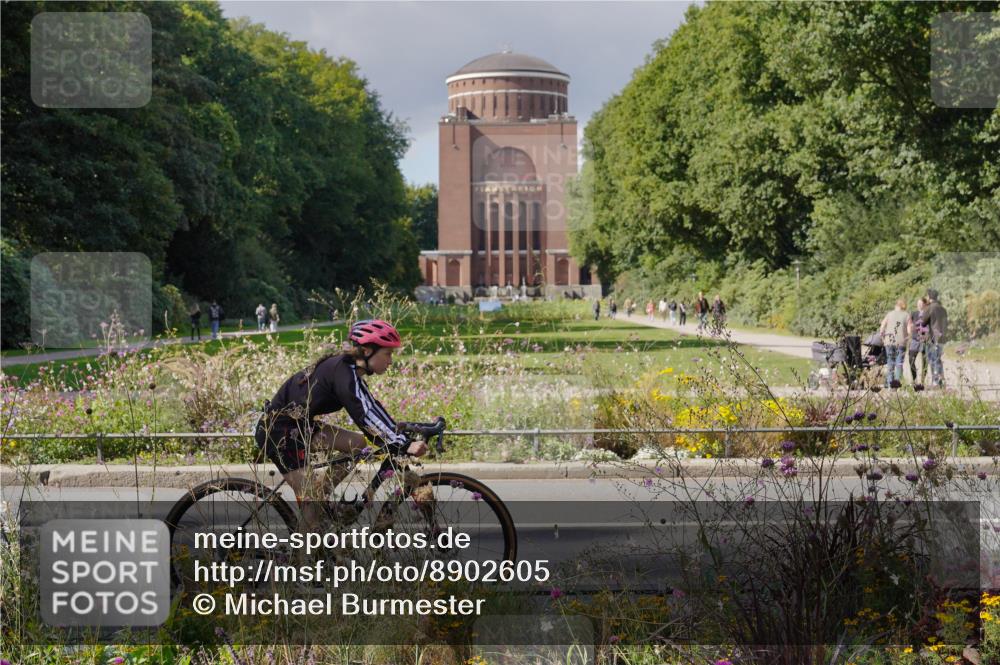 14.09.2025 - Stadtparktriathlon Michael Burmester http://msf.ph/oto/8902605 14.09.2025 13:37:09 Radfahren 1573 meine-sportfotos.de