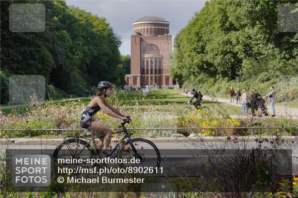 14.09.2025 - Stadtparktriathlon Michael Burmester http://msf.ph/oto/8902611 14.09.2025 13:37:32 Radfahren 1438, 1439, 1543, 1545, 1551 meine-sportfotos.de