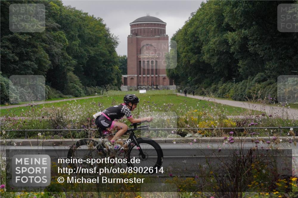 14.09.2025 - Stadtparktriathlon Michael Burmester http://msf.ph/oto/8902614 14.09.2025 09:48:37 Radfahren 439, 440 meine-sportfotos.de