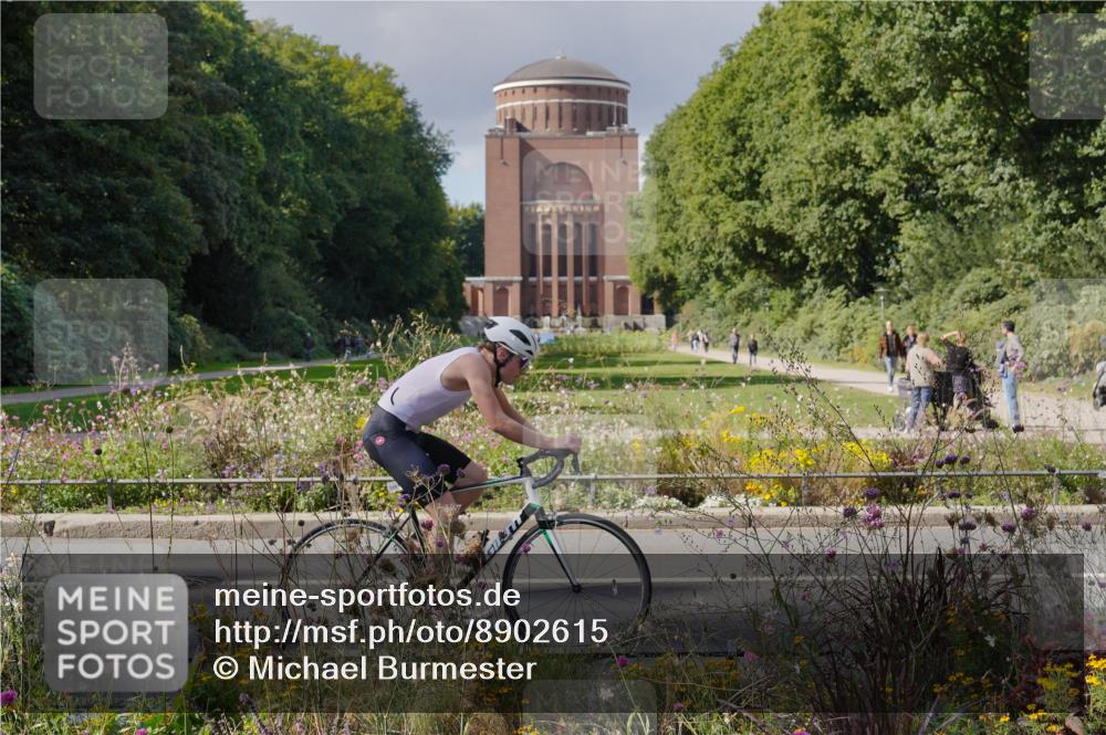 14.09.2025 - Stadtparktriathlon Michael Burmester http://msf.ph/oto/8902615 14.09.2025 13:37:36 Radfahren 1438, 1439, 1543, 1545, 1551 meine-sportfotos.de