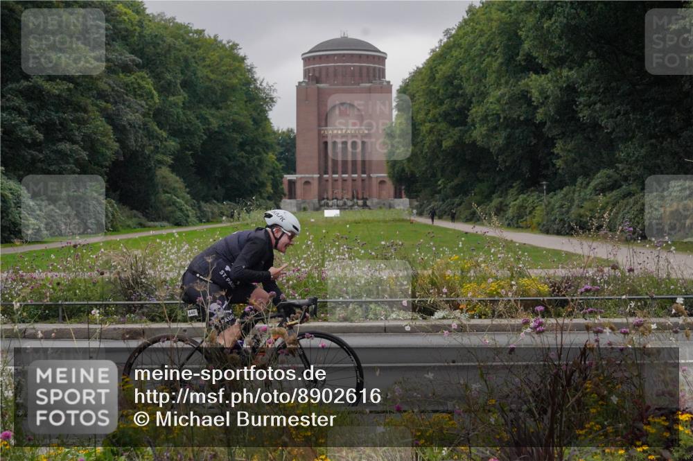 14.09.2025 - Stadtparktriathlon Michael Burmester http://msf.ph/oto/8902616 14.09.2025 09:48:46 Radfahren 440, 554 meine-sportfotos.de