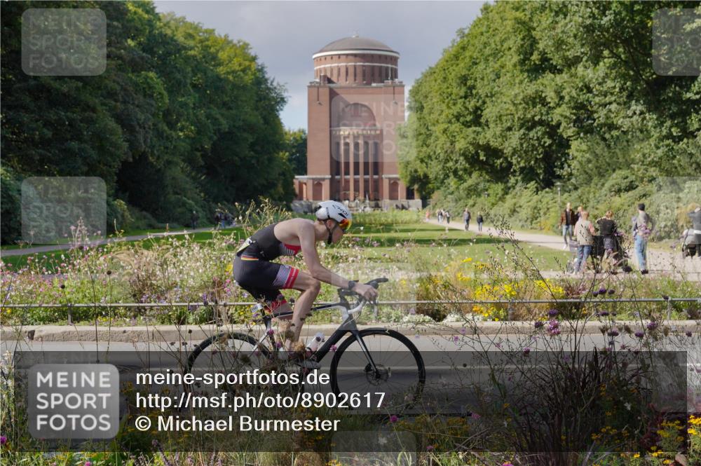 14.09.2025 - Stadtparktriathlon Michael Burmester http://msf.ph/oto/8902617 14.09.2025 13:37:37 Radfahren 1438, 1439, 1543, 1545, 1551 meine-sportfotos.de