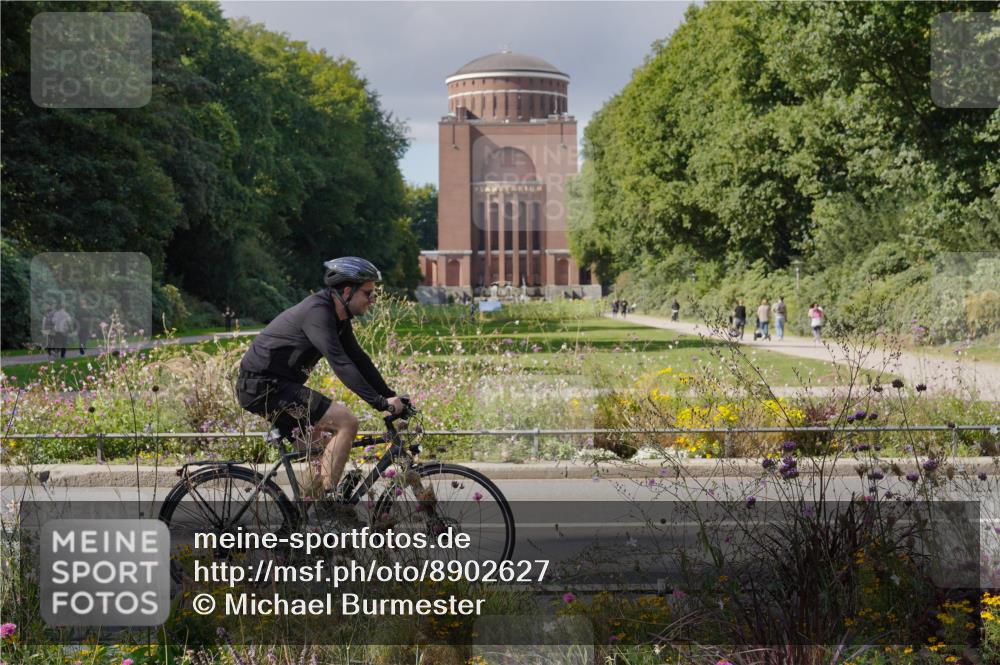 14.09.2025 - Stadtparktriathlon Michael Burmester http://msf.ph/oto/8902627 14.09.2025 13:38:37 Radfahren 1497, 1505, 1608 meine-sportfotos.de