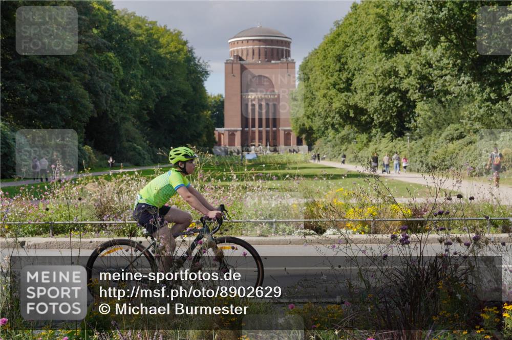 14.09.2025 - Stadtparktriathlon Michael Burmester http://msf.ph/oto/8902629 14.09.2025 13:38:39 Radfahren 1497, 1505, 1608 meine-sportfotos.de