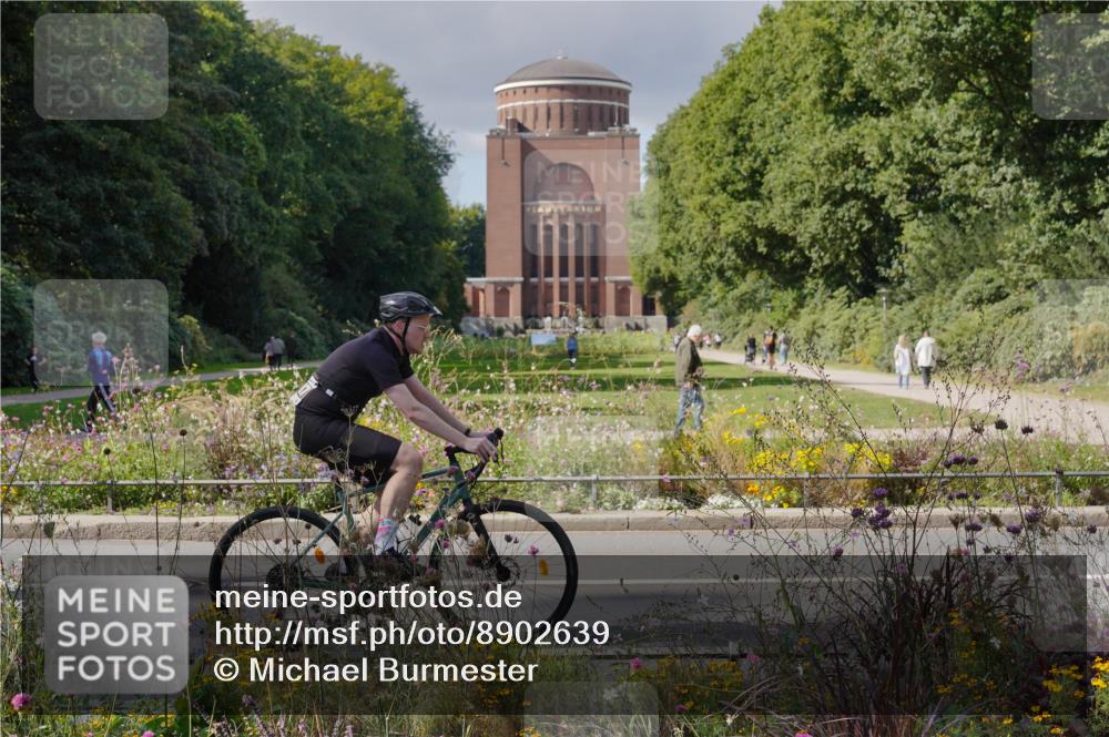 14.09.2025 - Stadtparktriathlon Michael Burmester http://msf.ph/oto/8902639 14.09.2025 13:39:08 Radfahren 1435, 1487, 1528, 1554 meine-sportfotos.de
