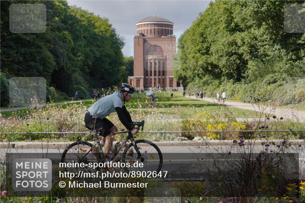 14.09.2025 - Stadtparktriathlon Michael Burmester http://msf.ph/oto/8902647 14.09.2025 13:39:33 Radfahren 1520, 1542 meine-sportfotos.de