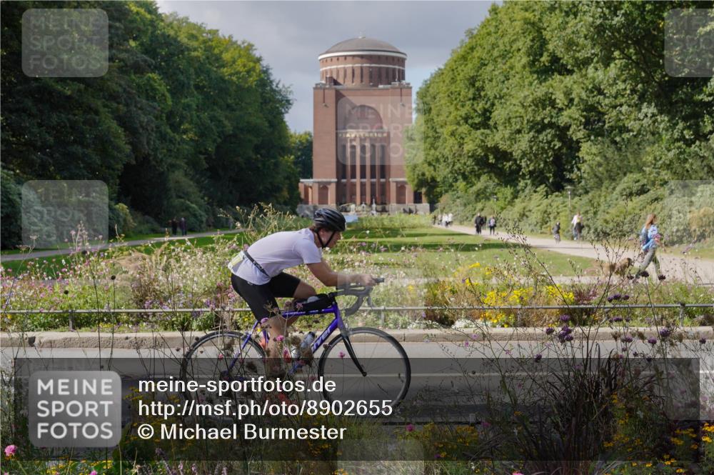 14.09.2025 - Stadtparktriathlon Michael Burmester http://msf.ph/oto/8902655 14.09.2025 13:40:29 Radfahren 1544, 1561 meine-sportfotos.de