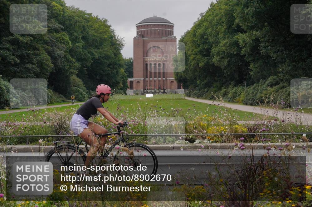 14.09.2025 - Stadtparktriathlon Michael Burmester http://msf.ph/oto/8902670 14.09.2025 09:51:36 Radfahren 512, 533, 570, 620 meine-sportfotos.de