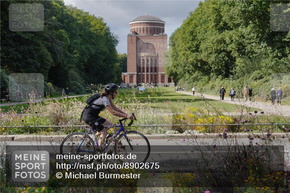 14.09.2025 - Stadtparktriathlon Michael Burmester http://msf.ph/oto/8902675 14.09.2025 13:41:05 Radfahren 1423, 1559 meine-sportfotos.de