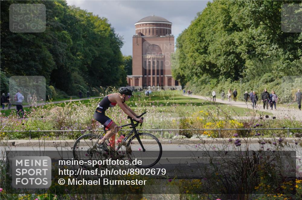 14.09.2025 - Stadtparktriathlon Michael Burmester http://msf.ph/oto/8902679 14.09.2025 13:41:21 Radfahren 1531, 1535 meine-sportfotos.de