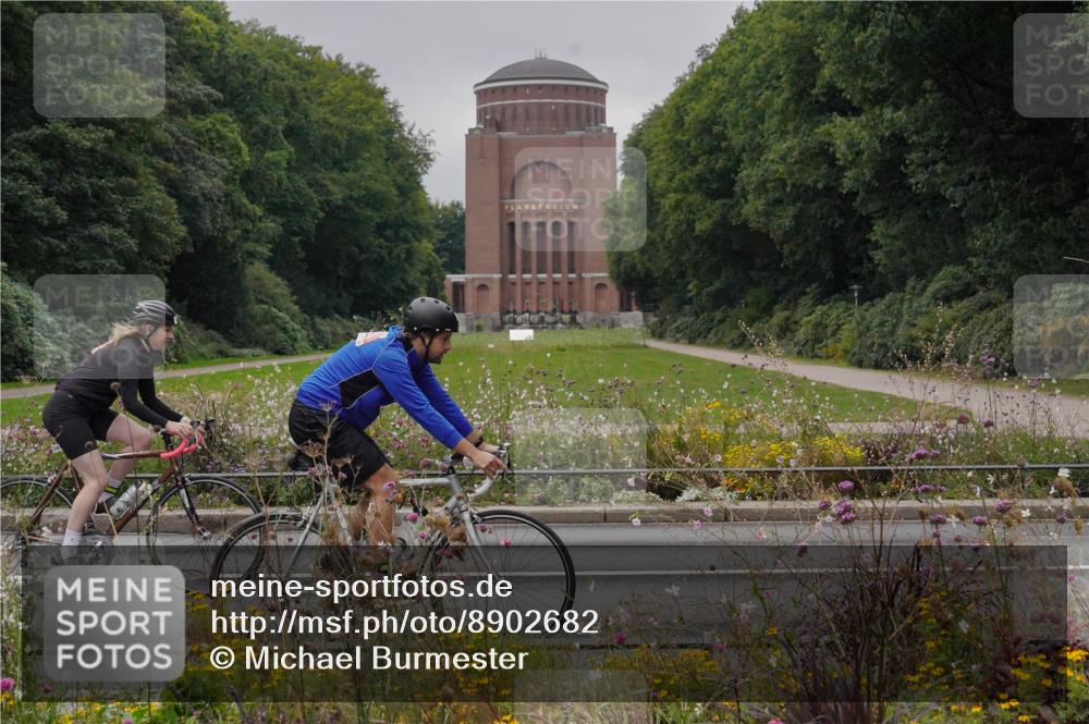 14.09.2025 - Stadtparktriathlon Michael Burmester http://msf.ph/oto/8902682 14.09.2025 09:52:04 Radfahren 456, 494, 541, 583 meine-sportfotos.de
