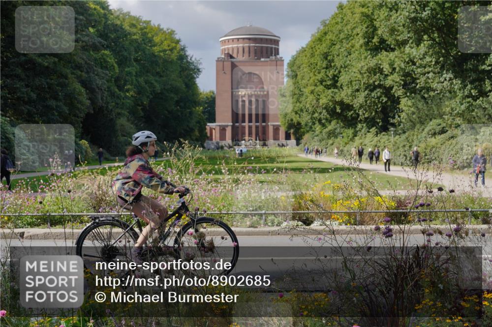 14.09.2025 - Stadtparktriathlon Michael Burmester http://msf.ph/oto/8902685 14.09.2025 13:41:35 Radfahren 1422, 1538, 1558 meine-sportfotos.de