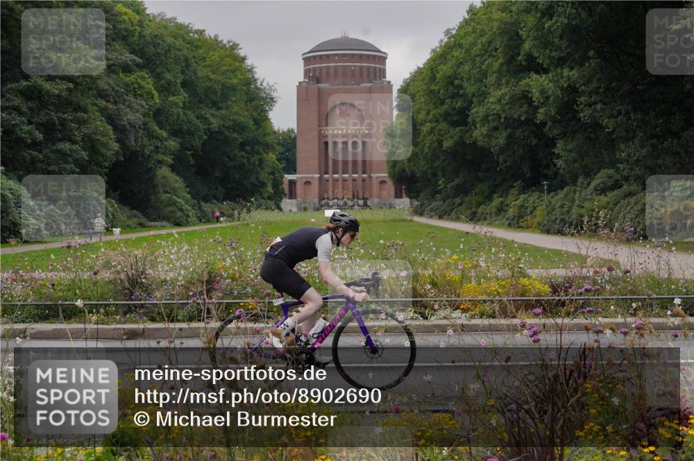 14.09.2025 - Stadtparktriathlon Michael Burmester http://msf.ph/oto/8902690 14.09.2025 09:52:30 Radfahren 448, 549, 608, 617 meine-sportfotos.de