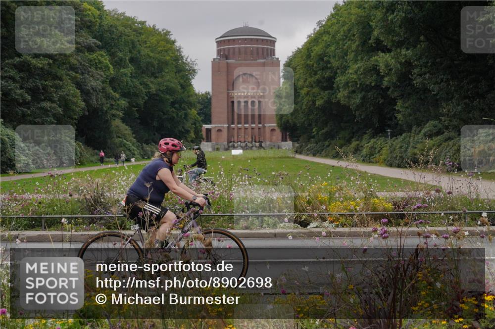 14.09.2025 - Stadtparktriathlon Michael Burmester http://msf.ph/oto/8902698 14.09.2025 09:52:48 Radfahren 556, 576, 596 meine-sportfotos.de