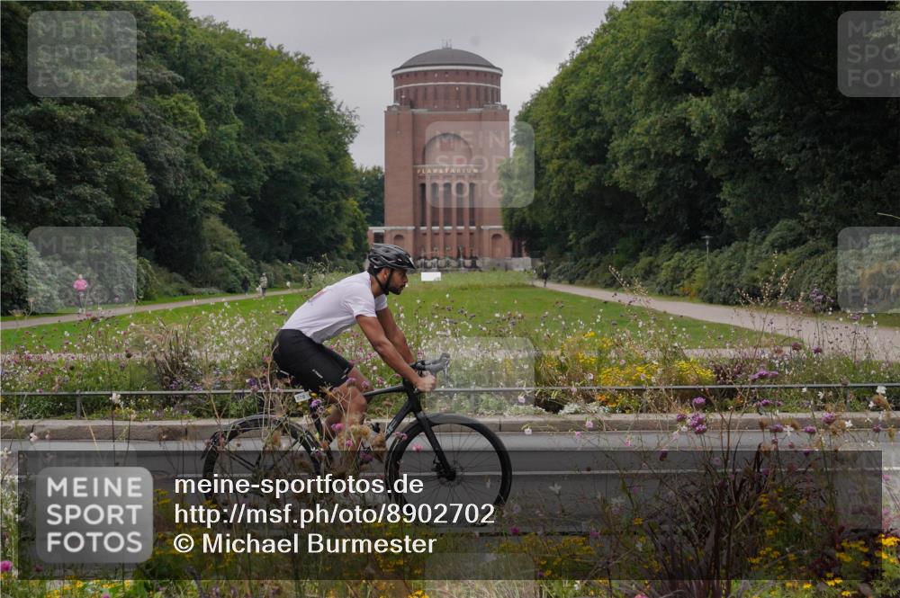 14.09.2025 - Stadtparktriathlon Michael Burmester http://msf.ph/oto/8902702 14.09.2025 09:52:57 Radfahren 556, 576 meine-sportfotos.de