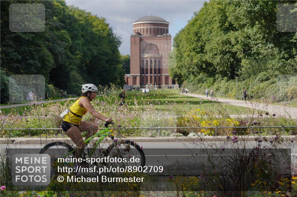 14.09.2025 - Stadtparktriathlon Michael Burmester http://msf.ph/oto/8902709 14.09.2025 13:43:46 Radfahren 1474, 1527, 1529, 1536, 1547, 1553 meine-sportfotos.de