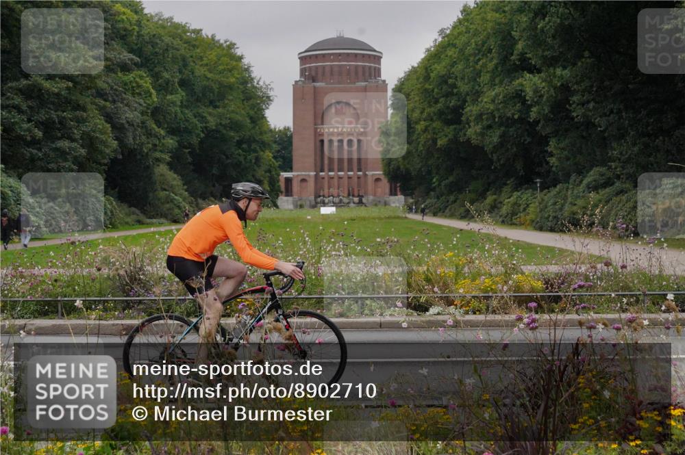 14.09.2025 - Stadtparktriathlon Michael Burmester http://msf.ph/oto/8902710 14.09.2025 09:53:13 Radfahren 485, 550, 577, 591, 606, 609, 616 meine-sportfotos.de