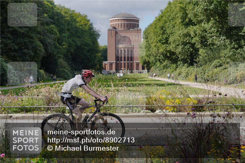14.09.2025 - Stadtparktriathlon Michael Burmester http://msf.ph/oto/8902713 14.09.2025 13:43:49 Radfahren 1474, 1527, 1529, 1547, 1553 meine-sportfotos.de