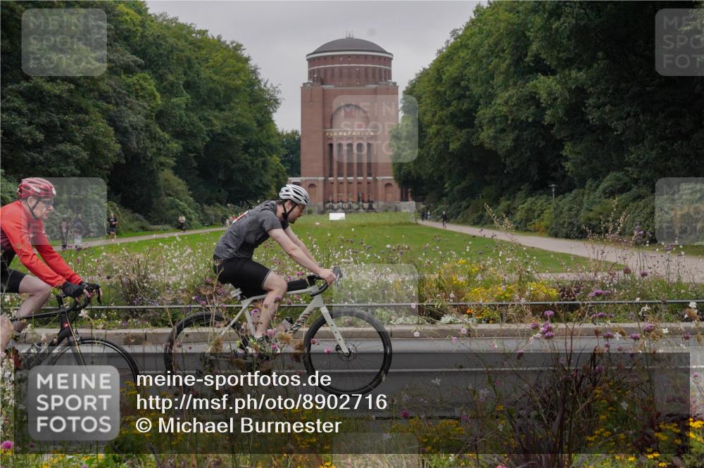14.09.2025 - Stadtparktriathlon Michael Burmester http://msf.ph/oto/8902716 14.09.2025 09:53:23 Radfahren 550, 591, 614, 618 meine-sportfotos.de