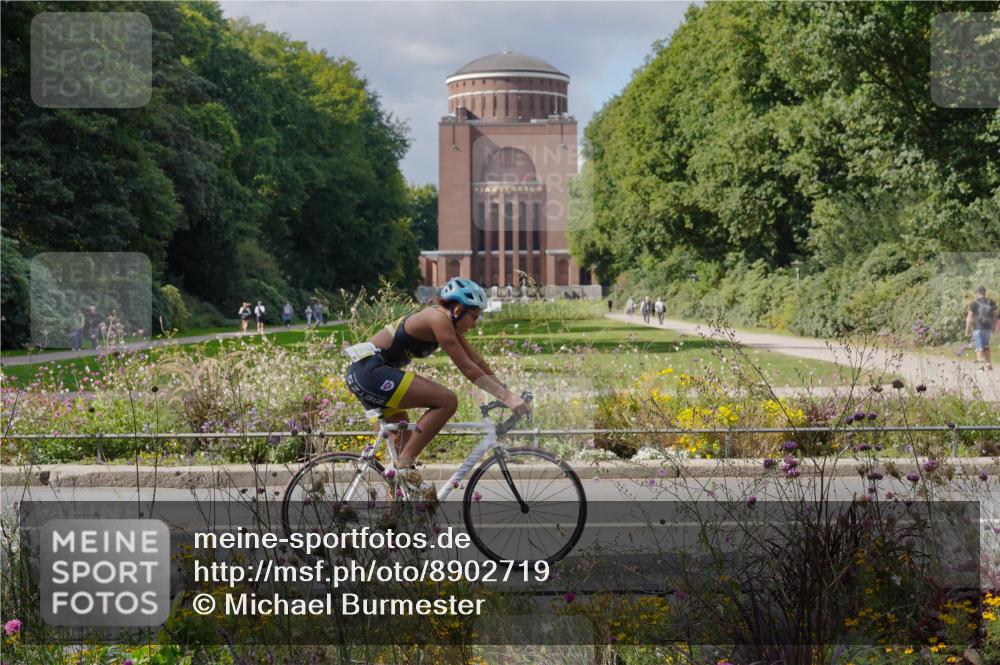 14.09.2025 - Stadtparktriathlon Michael Burmester http://msf.ph/oto/8902719 14.09.2025 13:44:17 Radfahren 1525, 1548 meine-sportfotos.de