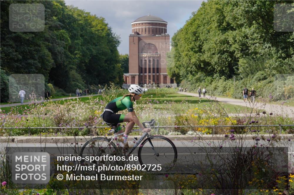 14.09.2025 - Stadtparktriathlon Michael Burmester http://msf.ph/oto/8902725 14.09.2025 13:44:33 Radfahren 1630, 1637, 1638, 1639, 1646, 1647, 1661, 1673, 1677 meine-sportfotos.de