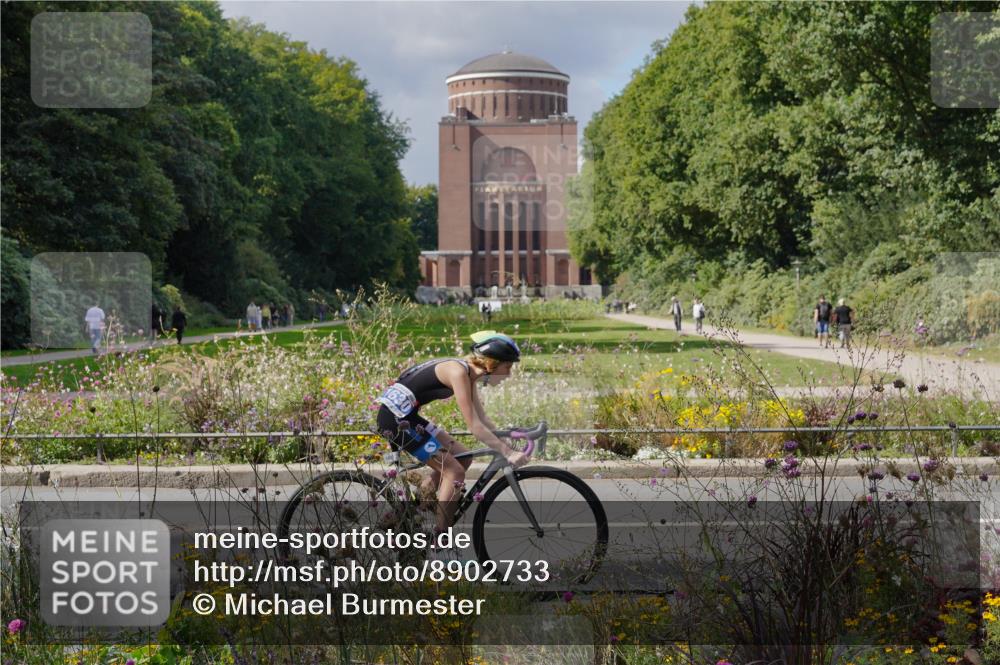 14.09.2025 - Stadtparktriathlon Michael Burmester http://msf.ph/oto/8902733 14.09.2025 13:44:35 Radfahren 1630, 1637, 1638, 1639, 1646, 1647, 1661, 1673, 1677 meine-sportfotos.de