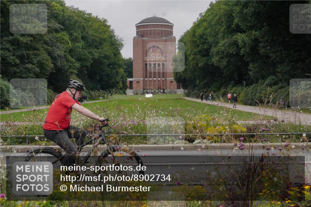 14.09.2025 - Stadtparktriathlon Michael Burmester http://msf.ph/oto/8902734 14.09.2025 09:54:09 Radfahren 511, 598, 607 meine-sportfotos.de