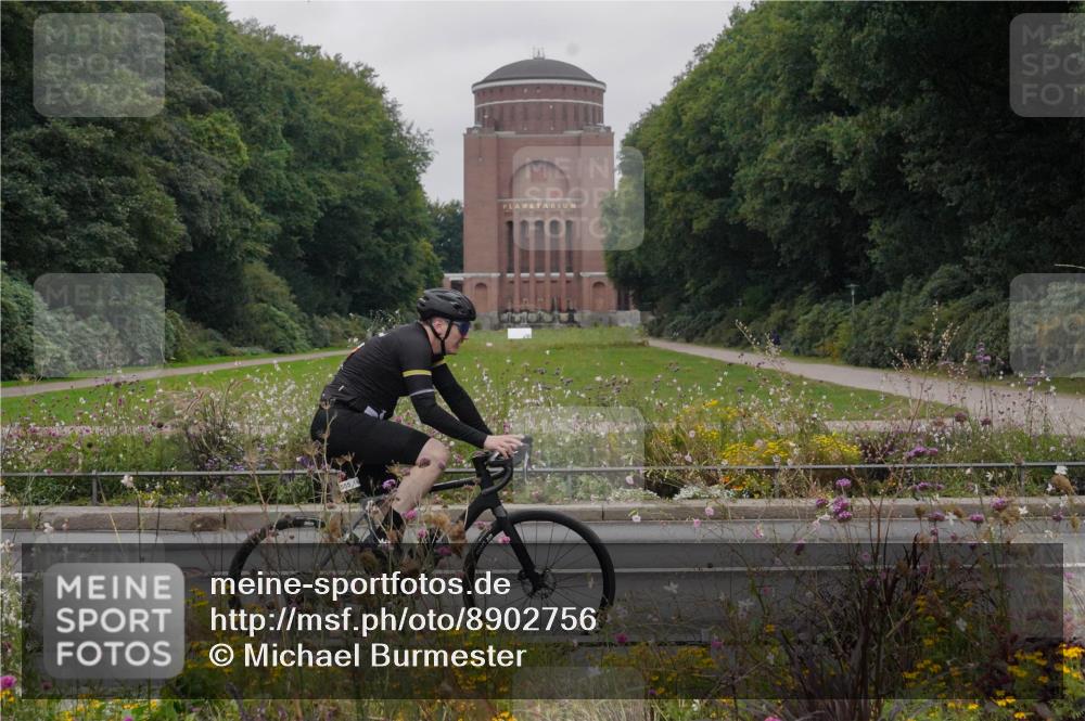 14.09.2025 - Stadtparktriathlon Michael Burmester http://msf.ph/oto/8902756 14.09.2025 09:55:06 Radfahren 530, 554, 555, 573, 578, 602 meine-sportfotos.de