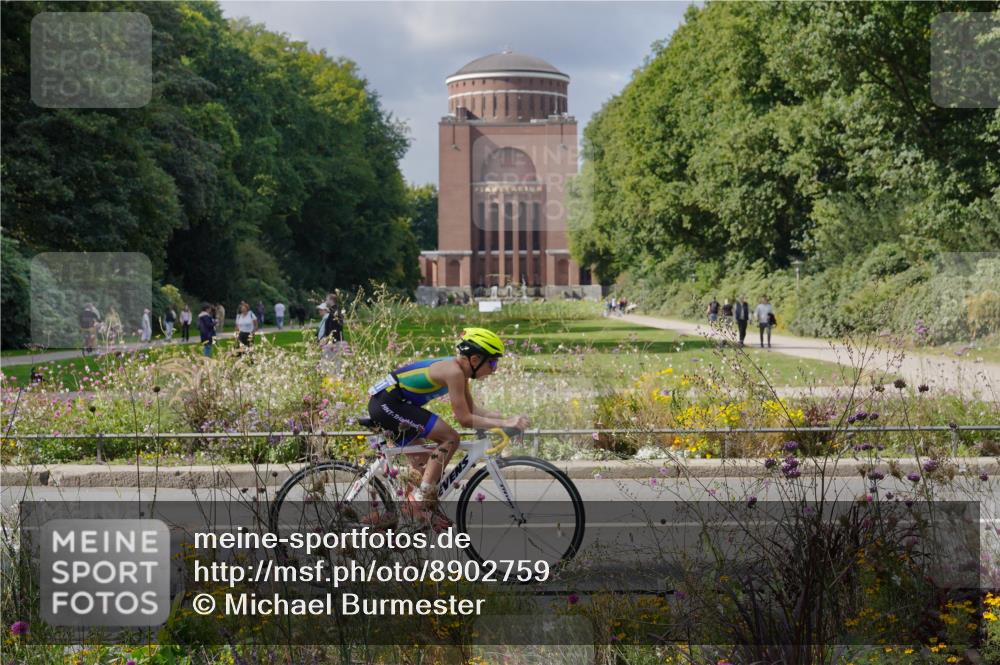 14.09.2025 - Stadtparktriathlon Michael Burmester http://msf.ph/oto/8902759 14.09.2025 13:45:03 Radfahren 1644, 1648, 1663, 1671, 1679, 1691 meine-sportfotos.de