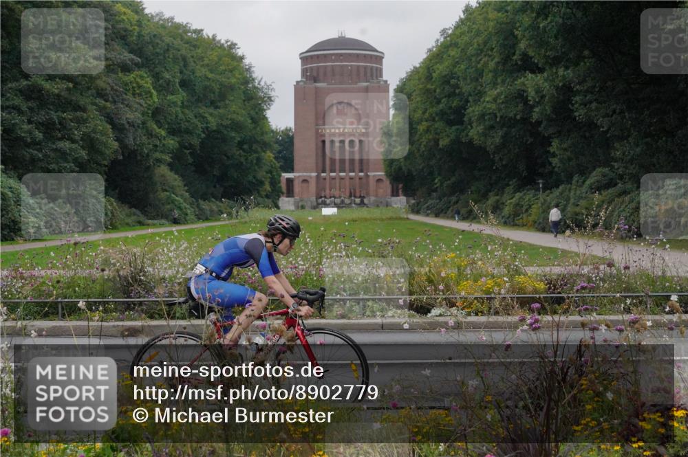 14.09.2025 - Stadtparktriathlon Michael Burmester http://msf.ph/oto/8902779 14.09.2025 09:55:25 Radfahren 450, 458, 534, 536, 546, 557 meine-sportfotos.de