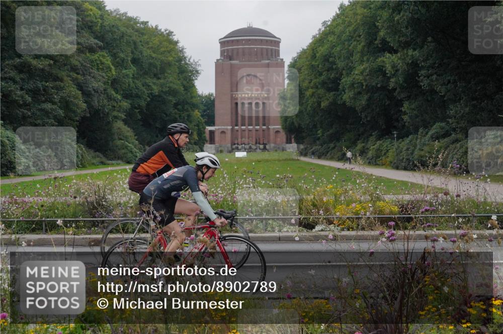 14.09.2025 - Stadtparktriathlon Michael Burmester http://msf.ph/oto/8902789 14.09.2025 09:55:52 Radfahren 526, 539, 611 meine-sportfotos.de