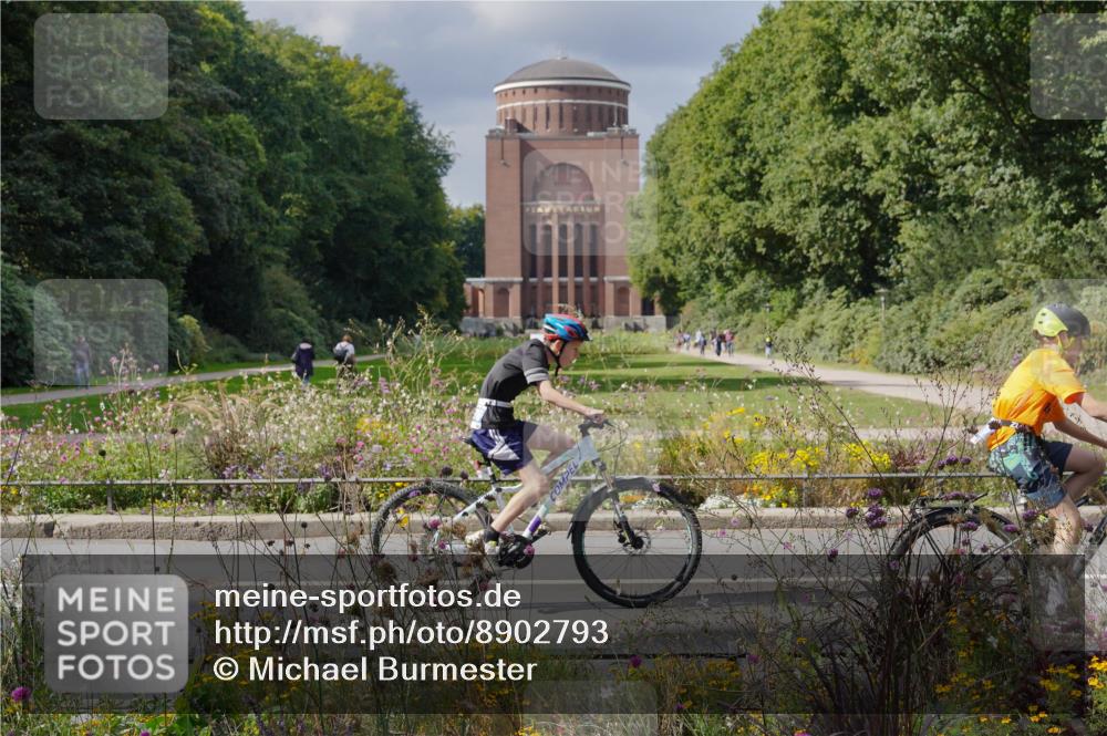 14.09.2025 - Stadtparktriathlon Michael Burmester http://msf.ph/oto/8902793 14.09.2025 13:45:45 Radfahren 1622, 1624, 1628, 1665, 1675, 1676, 1683, 1689 meine-sportfotos.de