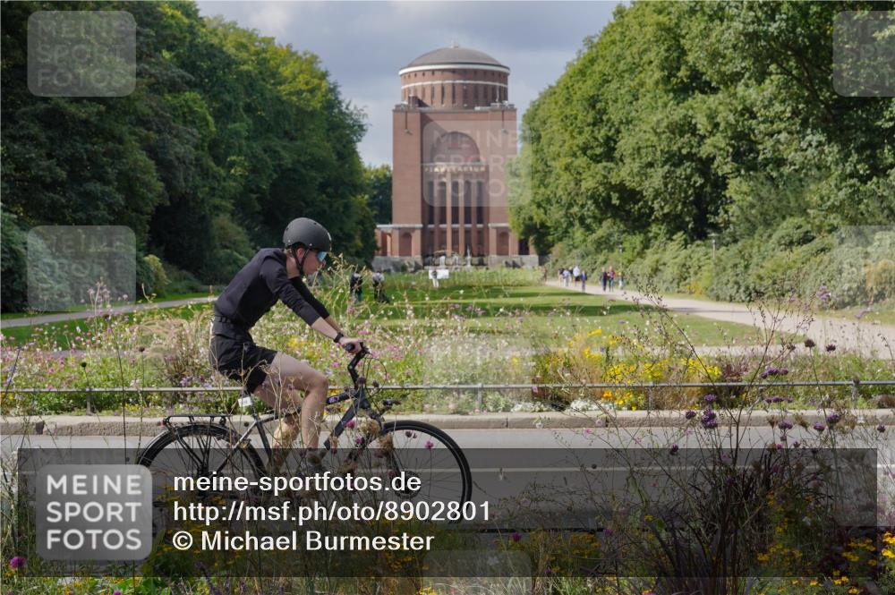 14.09.2025 - Stadtparktriathlon Michael Burmester http://msf.ph/oto/8902801 14.09.2025 13:46:00 Radfahren 1549, 1572, 1635, 1654, 1660, 1674 meine-sportfotos.de