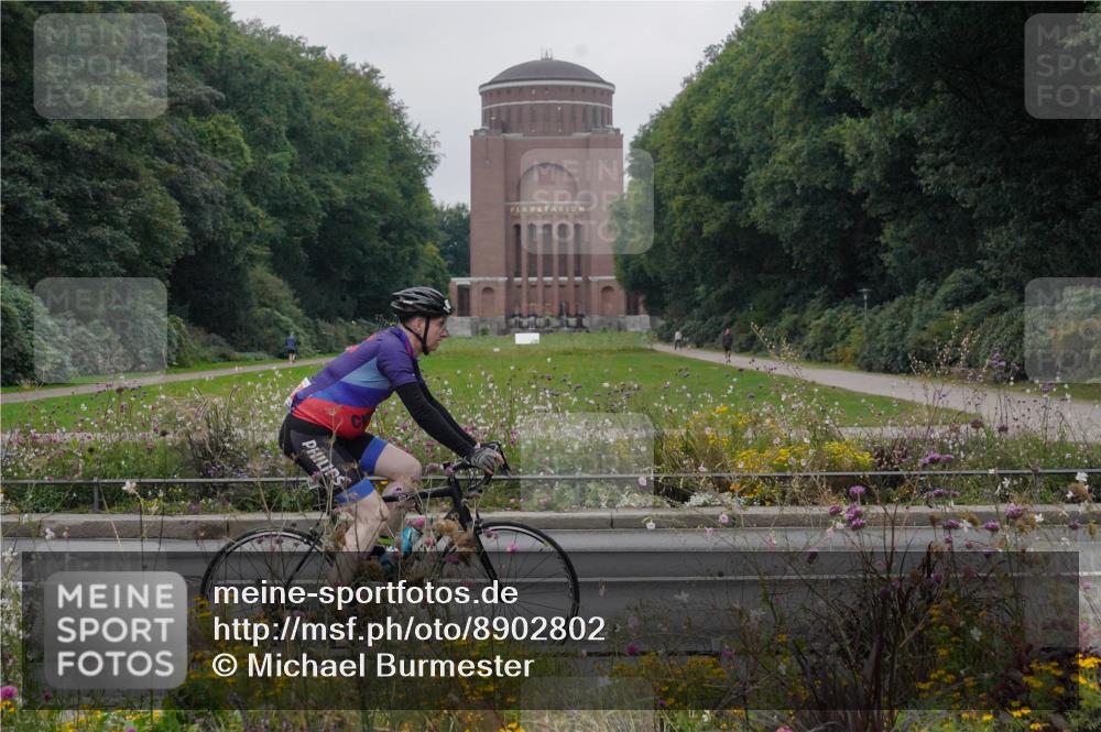 14.09.2025 - Stadtparktriathlon Michael Burmester http://msf.ph/oto/8902802 14.09.2025 09:56:26 Radfahren 527, 566 meine-sportfotos.de