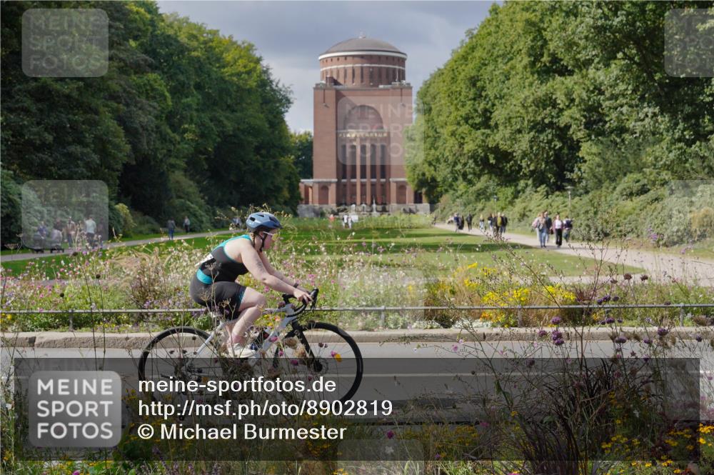 14.09.2025 - Stadtparktriathlon Michael Burmester http://msf.ph/oto/8902819 14.09.2025 13:47:35 Radfahren 1429, 1542 meine-sportfotos.de