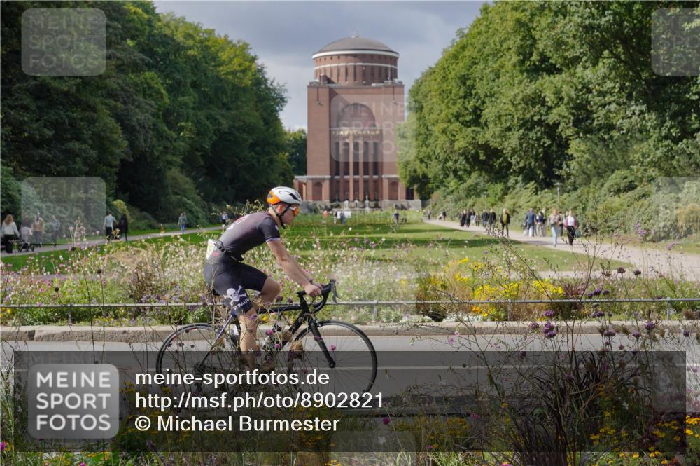 14.09.2025 - Stadtparktriathlon Michael Burmester http://msf.ph/oto/8902821 14.09.2025 13:47:41 Radfahren 1429, 1542 meine-sportfotos.de