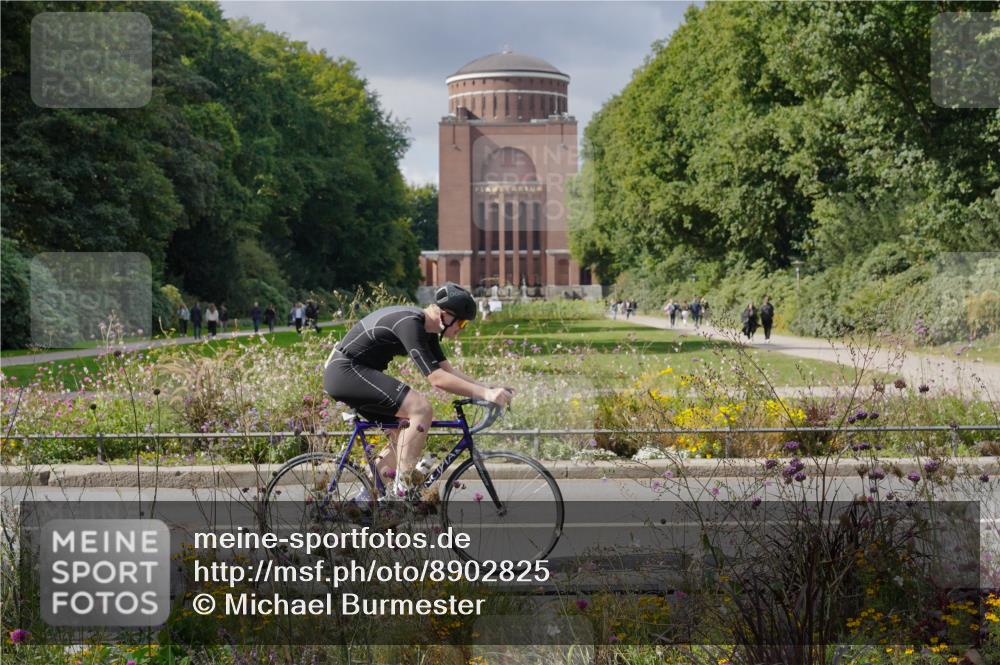 14.09.2025 - Stadtparktriathlon Michael Burmester http://msf.ph/oto/8902825 14.09.2025 13:48:17 Radfahren 1539, 1544, 1561 meine-sportfotos.de
