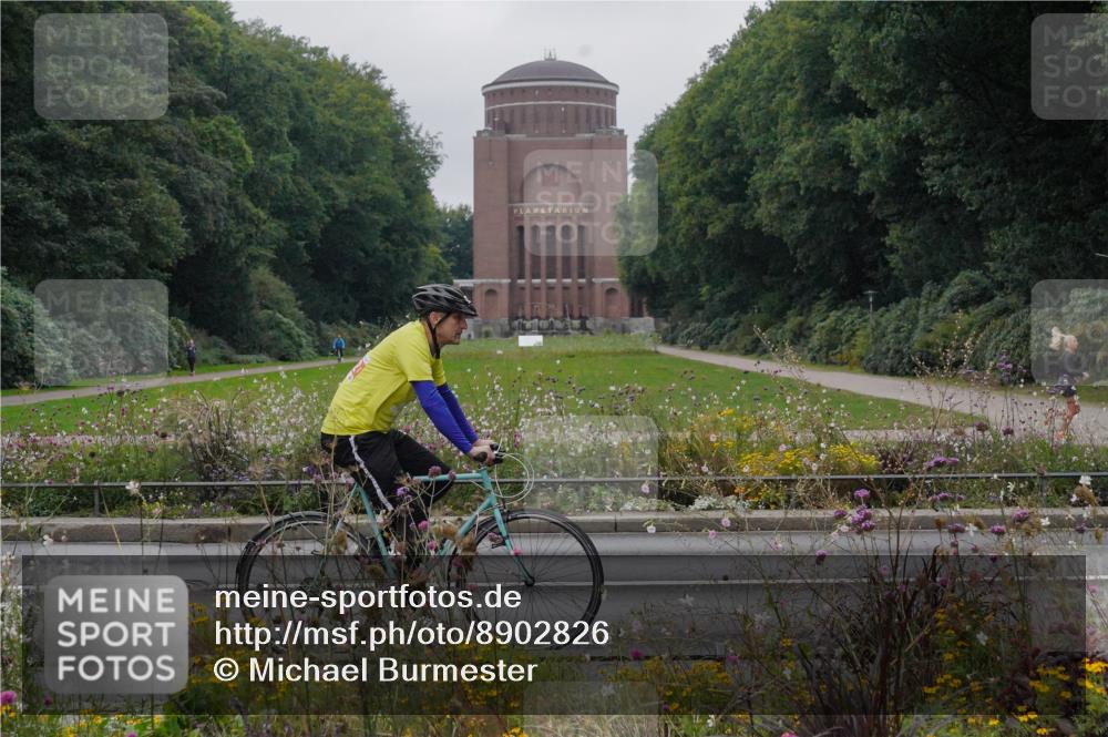 14.09.2025 - Stadtparktriathlon Michael Burmester http://msf.ph/oto/8902826 14.09.2025 09:57:21 Radfahren 446, 562, 588, 594, 597, 605 meine-sportfotos.de