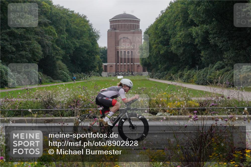14.09.2025 - Stadtparktriathlon Michael Burmester http://msf.ph/oto/8902828 14.09.2025 09:57:22 Radfahren 446, 562, 588, 594, 597, 605 meine-sportfotos.de