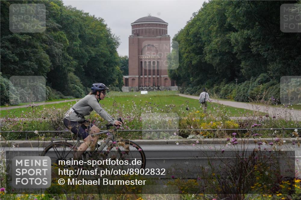 14.09.2025 - Stadtparktriathlon Michael Burmester http://msf.ph/oto/8902832 14.09.2025 09:57:57 Radfahren 513, 563 meine-sportfotos.de