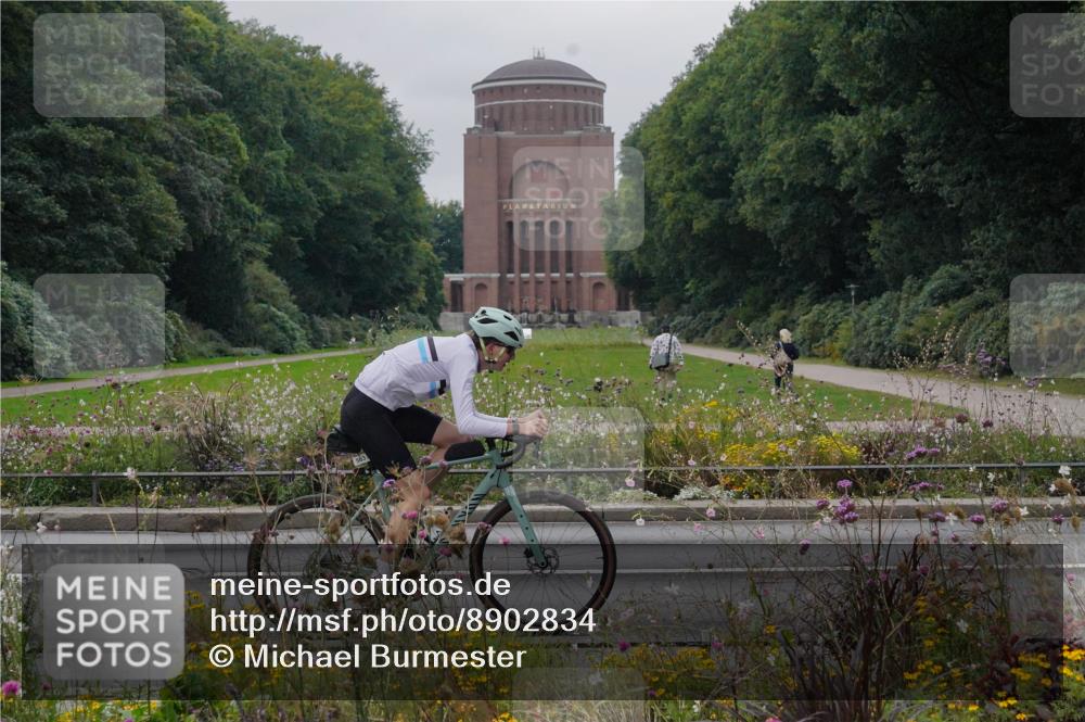 14.09.2025 - Stadtparktriathlon Michael Burmester http://msf.ph/oto/8902834 14.09.2025 09:58:02 Radfahren 513, 547, 563 meine-sportfotos.de