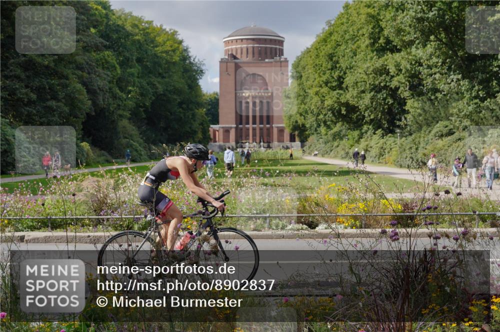 14.09.2025 - Stadtparktriathlon Michael Burmester http://msf.ph/oto/8902837 14.09.2025 13:50:13 Radfahren 1531 meine-sportfotos.de