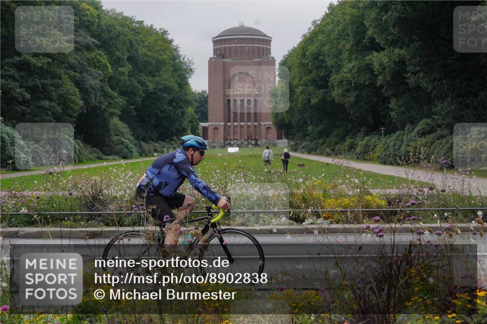 14.09.2025 - Stadtparktriathlon Michael Burmester http://msf.ph/oto/8902838 14.09.2025 09:58:14 Radfahren 610 meine-sportfotos.de